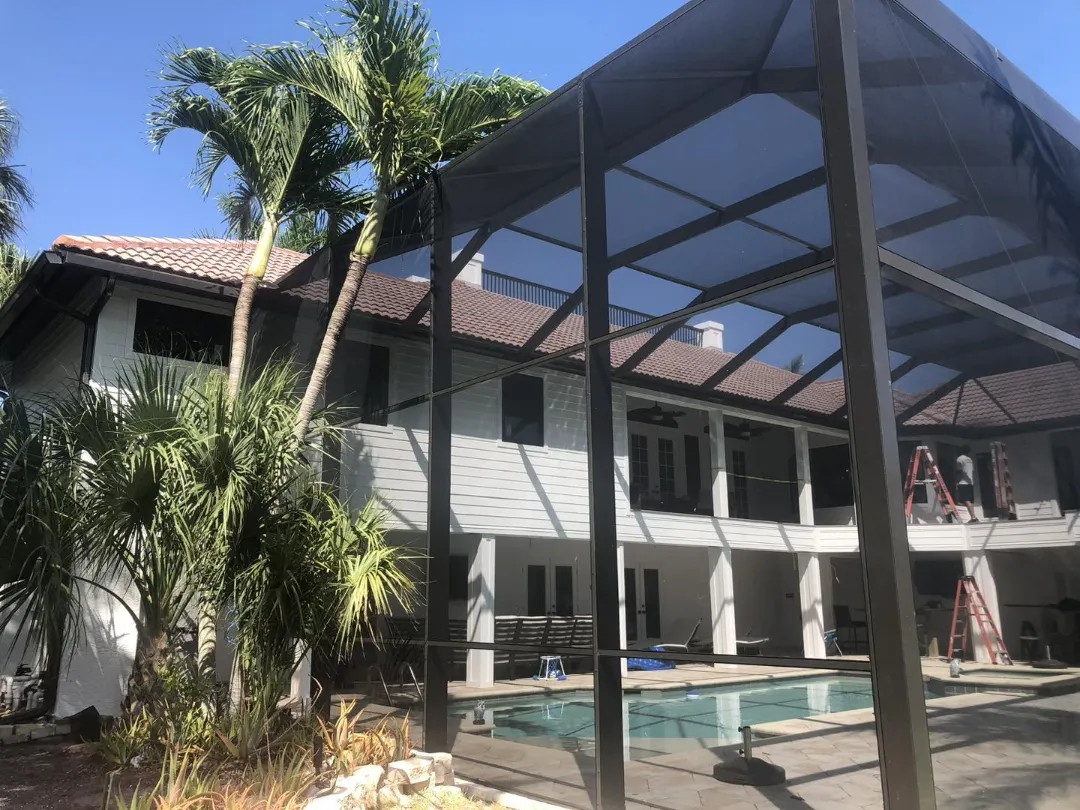 panoramic-pool-cage-black-frame-modern-home-01